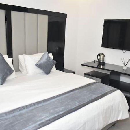 Jada Hotel And Suits Lagos Bagian luar foto
