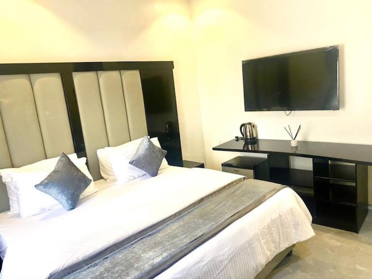 Jada Hotel And Suits Lagos Bagian luar foto