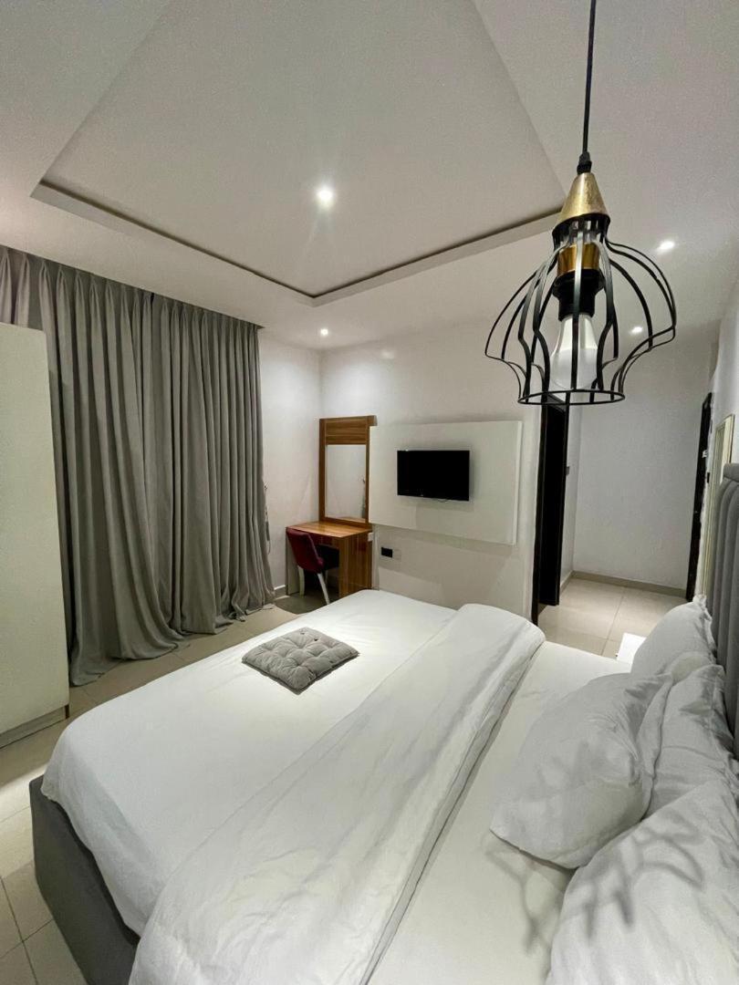 Jada Hotel And Suits Lagos Bagian luar foto